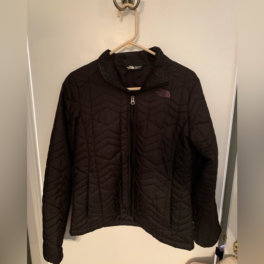 North face light weight zipper up fall jacket